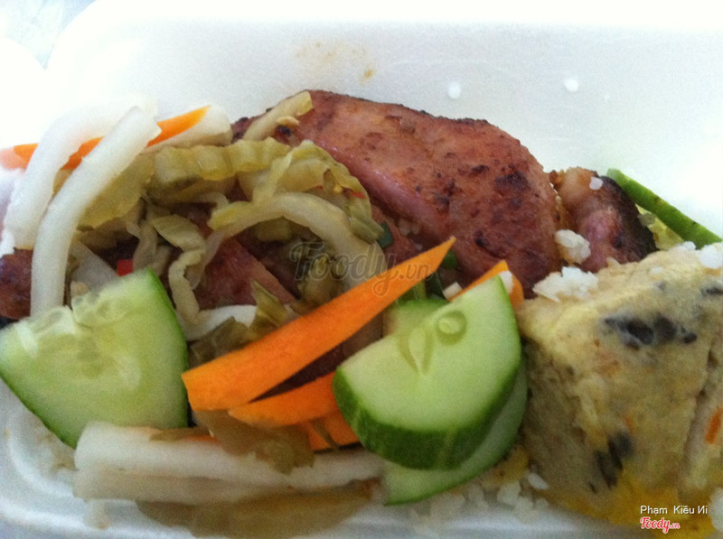 Hộp cơm sườn trứng