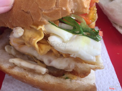 Bánh mì trứng ốp la