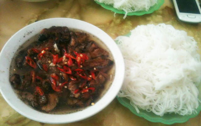 Thuỷ Béo - Bún Chả & Nem Rán