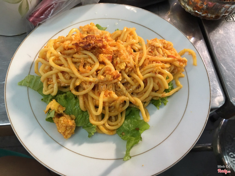 Mì ý xào trứng