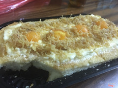 Sốt siêu mỏng. Vị sữa đặc rõ ràng. Không thấy cheese. Và khá loãng