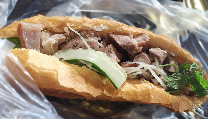 Bánh Mì Heo Quay Tuyết - Nguyễn Văn Linh