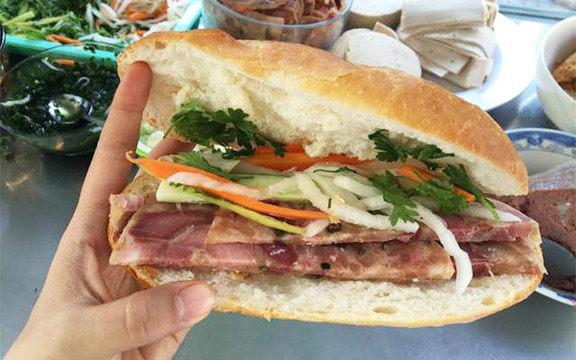 Bánh Mì Thịt Bình Dân