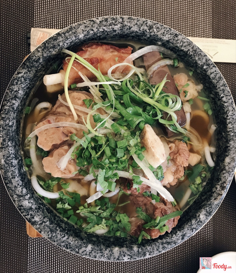 Bún bò đặc biệt