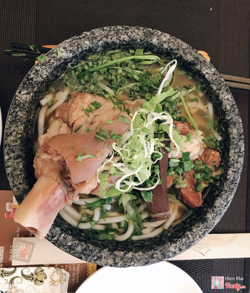 Bún bò thố đá xương ống