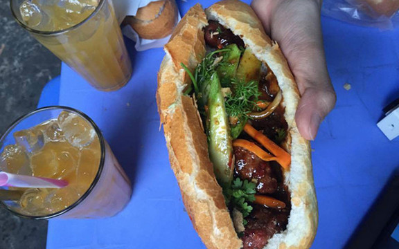 Bánh Mì Thịt Nướng - Bánh Mì Biến Tấu