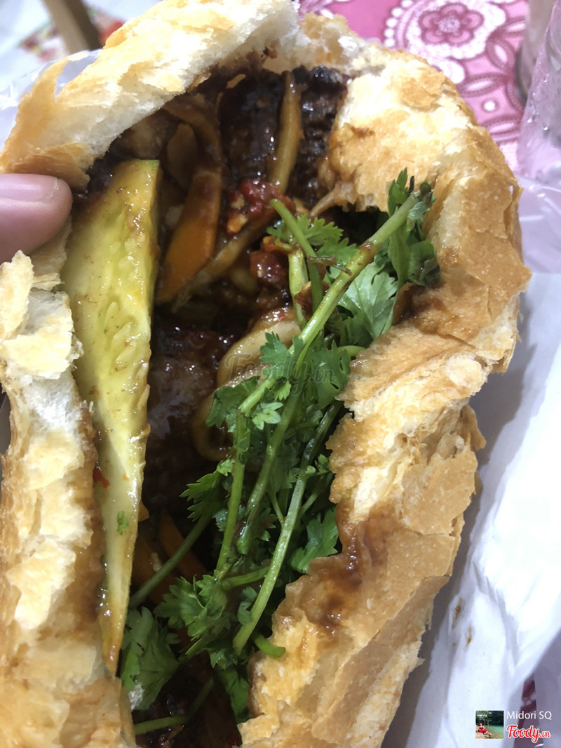 Bánh mì 25k/1 ổ nổi tiếng