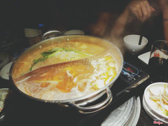 Buffet lẩu nhé. Đây là lẩu 2 ngăn (lẩu Thái và Shabu bò nhé), muahaha....