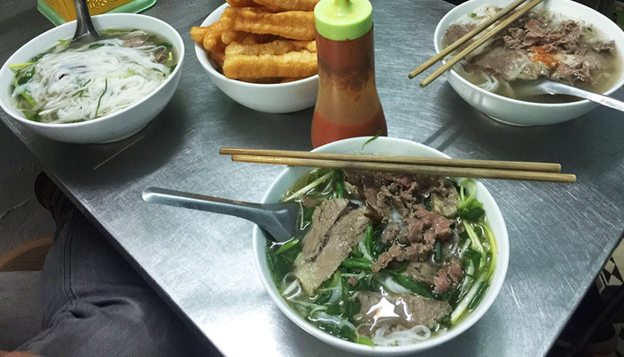 Phở Quỳnh - Tái Chín, Nạm Gầu & Sốt Vang