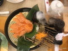 sashimi cá hồi