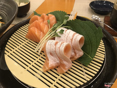 sashimi cá hồi - bụng cá hồi