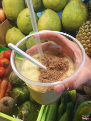 Món đặc biêt nè sinh tố chuối-cacao nhé. Thơm ngon lụm. 