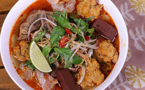 Chi Điệp - Bún Bò Huế