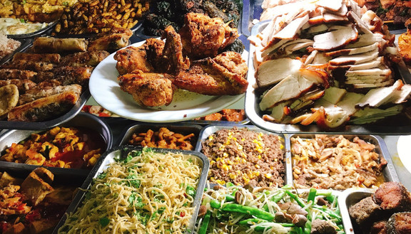 Cô Tuyên - Cơm Sinh Viên