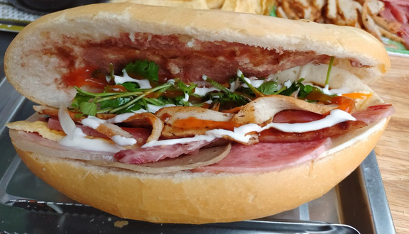 Chị Phương - Bánh Mì Sài Gòn