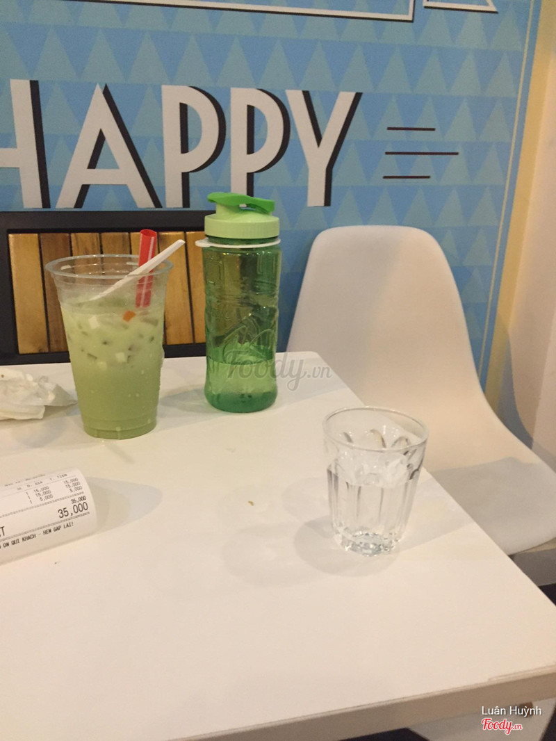 Trà xanh và nước khoáng