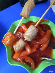 Mực xoắn và tokbokki