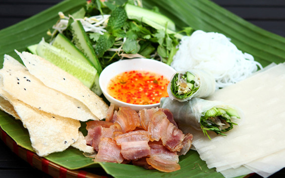 Bánh Cuốn Chả Ram & Nem Nướng Phú Yên