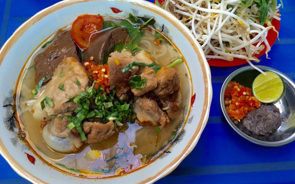 Cô 5 - Bún Riêu Cua