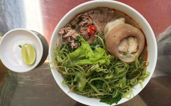 Bún Bò Huế Giò Heo