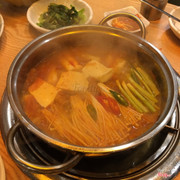 lẩu kimchi bò Mỹ