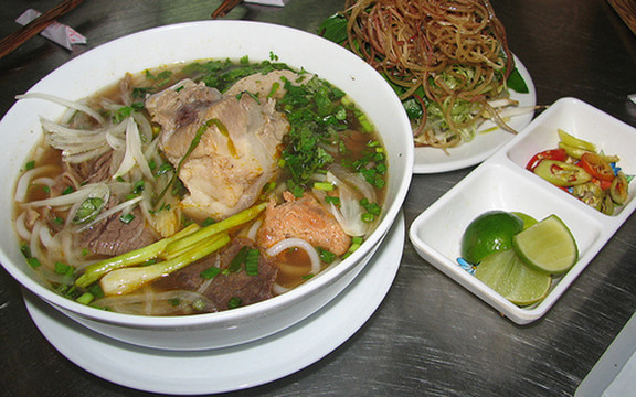 Chi - Bún Bò