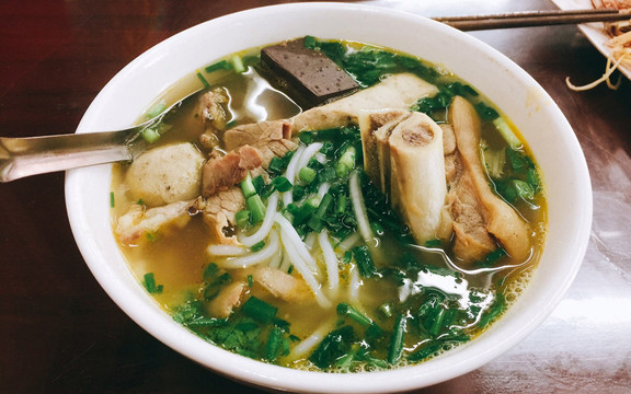 Bún Bò Phi Nhung