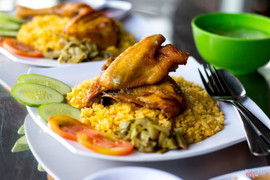 Cơm ức + cánh gà)1/4 con gà)