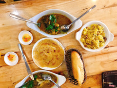 Quán ăn ngon. Cơm hơi khó ăn vs mình do k quen vị ấn trong cơm. Còn lại cà ri rất ngon, mình ăn quán này hai lần k thất vọng