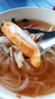 🌱🌱Bánh canh cua là món ăn chẳng còn lạ lẫm gì với người Bình Dương . Hình ảnh tô nước dùng sền sệt, đầy đủ thịt cua chắc ngọt , chả cua vàng tươi, giò heo dòn dòn… quả là vô cùng hấp dẫn vô cùng, có thể khiến bao tử của bạn “cồn cào” không yên. Một ngày bất chợt lạ miệng hay muốn đổi gió và thưởng thức các món nước có hương vị đặc biệt, bạn hãy thử tìm đến Quán BÁNH CANH CUA BÀ CHIỂU , nơi được biết đến phục vụ món bánh canh cua nhé
▶️Đường Thủ Khoa Huân. Khu phố bình thuận 2.thuận giao.thuận an.bình dương 
▶️từ cổng khu pho binh thuận 2 khách chạy thẳng  vào xíu là thấy quán  nhen.
▶️Giờ bán:2h30 đến 7,8h tối 
TỪ thứ 2đến thứ 7 .CHỦ NHẬT QUÁN NGHĨ BÁN 
✔FB:Huỳnh Lụa 
Dt:0907 98 61 98