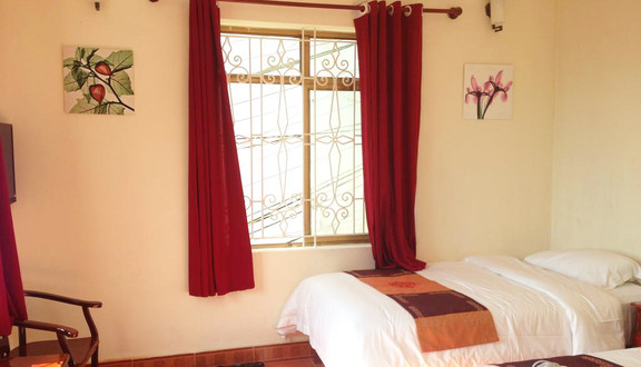 Cat Cat Sunrise Hotel