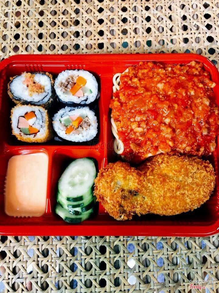 Sushi + gà rán + mì Ý