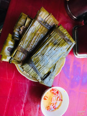 một cặp bánh nậm gồm 2 cái, giá 7k