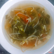 Canh chua lá vang