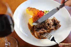 Má bò hầm rượu