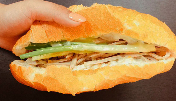 Bánh Mì Thịt Luộc - Cổng Nhà Văn Hóa Thiếu Nhi