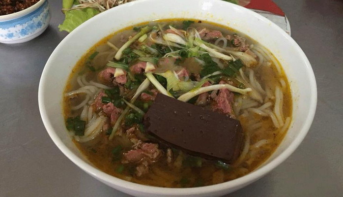 O Tuyết - Bún Bò Huế & Hủ Tiếu Bò Kho