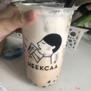 Heekcaa Fake, trân châu bở, cheese béo chua như quán lề đường. Dở kinh khủng!