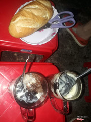 Một quán Cóc nhỏ khu chung cư . Cacao thơm béo dẻo dẻo . Thiệt là món ngon của tuổi thơ ❤️❤️ 