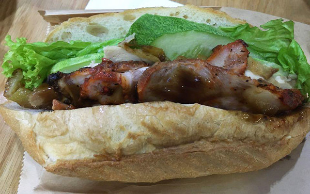 Bánh Mì Kẹp - Ga Quốc Nội