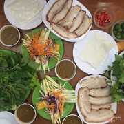 bánh tráng cuốn thịt heo