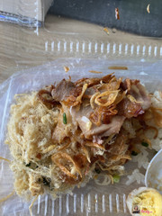 Lần thứ 2 order xôi, xôi dẻo, đồ ăn thì rất nhiều(cá nhân mình thấy rẻ so với giá 20k/1hộp), pate và hành phi tự làm nên rất thơm. 5* cho chất lượng