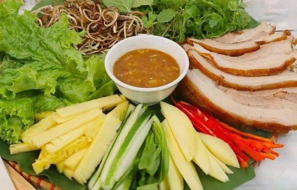 Nêm Quán - Bánh Tráng Thịt Heo - Vĩnh Hồ