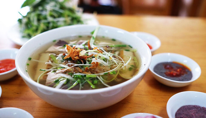 Bà Tám - Bánh Canh Chả Cá & Chả Cuốn Cá Trích