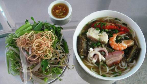 Tuyết - Bánh Canh & Bún Mắm