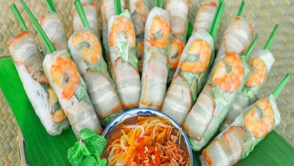 Quán Ăn Vặt EMời - Bà Triệu