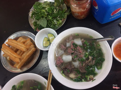 Phở trâu tái chín