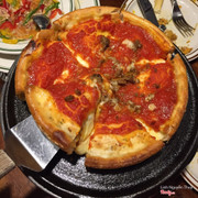 pizza nhồi đặc biệt