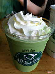 Tên món: Greentea Ice blend
 Mô tả: trà xanh, whipping cream.
Giá: 49.000 VND