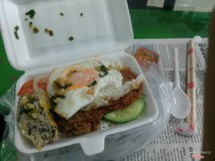 Cầm Tấm Chả Ốp La